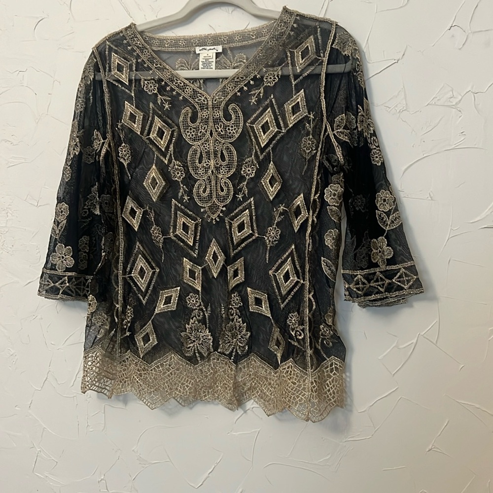 Gorgeous, sheer black & gold top!